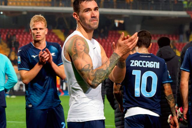 Romagnoli chegou a despedir-se dos adeptos da Lazio, emocionado