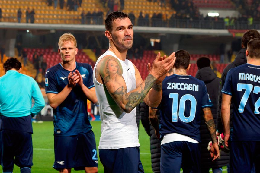 Romagnoli chegou a despedir-se dos adeptos da Lazio, emocionado