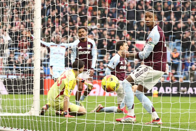 Aston Villa e Crystal Palace não aproveitam uma parte com mais um em campo