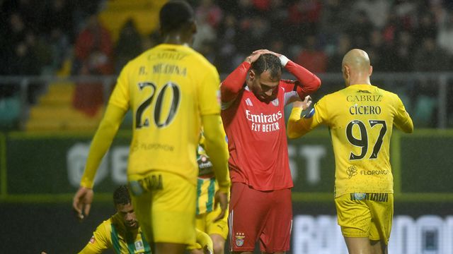 Pavlidis lutou mas não marcou (Foto: Rogério Ferreira/KAPTA +)