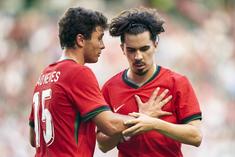 João Neves e Vitinha, internacionais portugueses do PSG - Foto: IMAGO