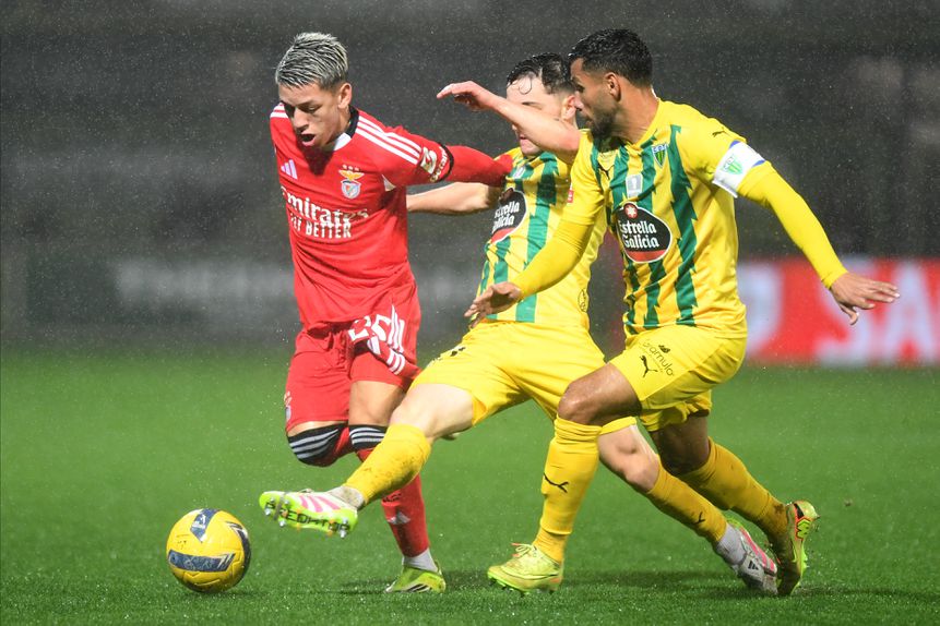 Prestianni foi um quebra-cabeças para os defesas do Tondela — Foto: Rogério Ferreira/Kapta+