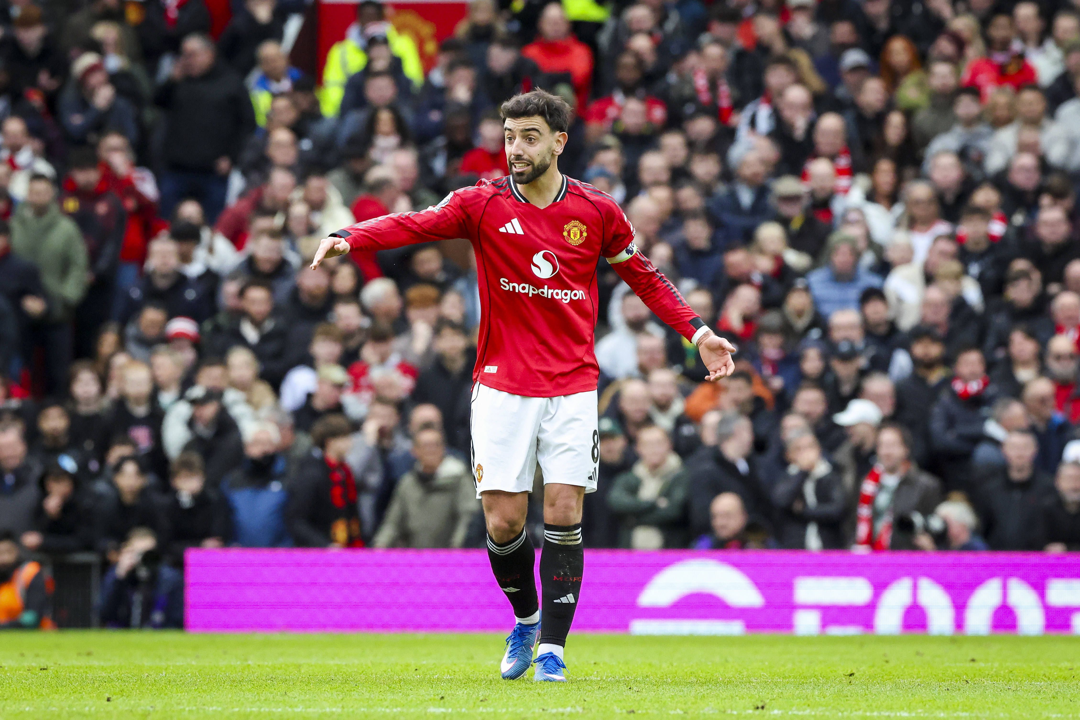 10. Bruno Fernandes - Trocou o Sporting pelo Manchester United em 2020, a troco de 65 milhões de euros