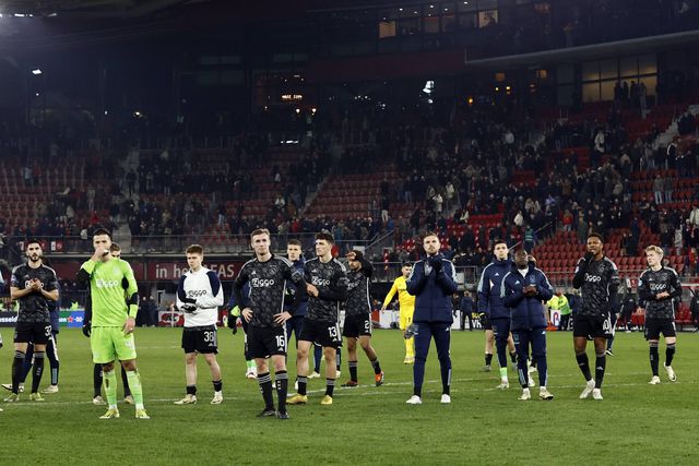 Jogadores do Ajax estranharam folgas a mais e treinaram-se... sozinhos