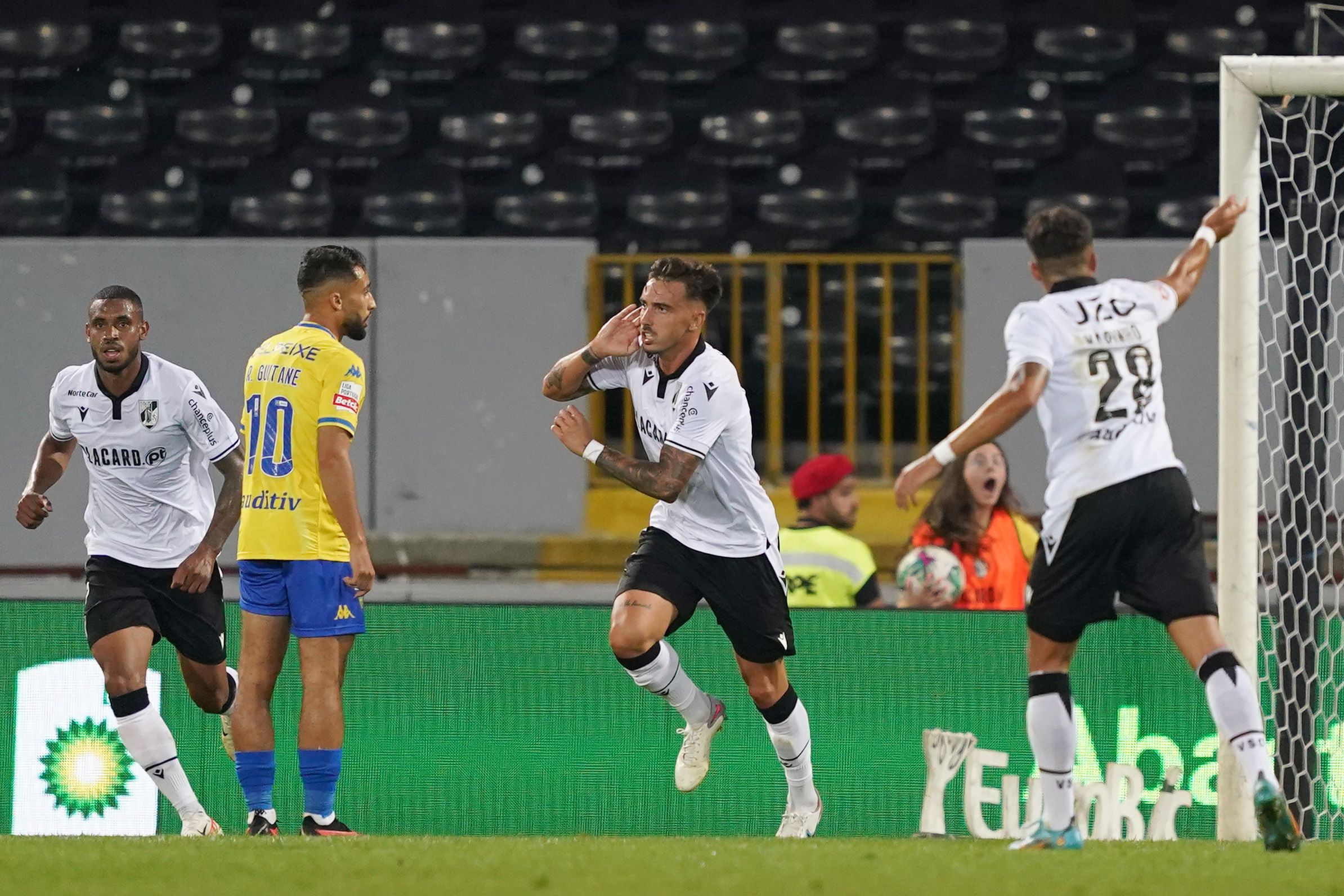 Estoril-V. Guimarães: regresso de Álvaro Pacheco com 'canarinhos' na mó de baixo