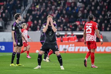 Bundesliga: Bayern volta a tropeçar