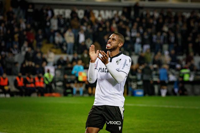 VÍDEO: André Silva já aterrou em São Paulo e está «muito feliz»