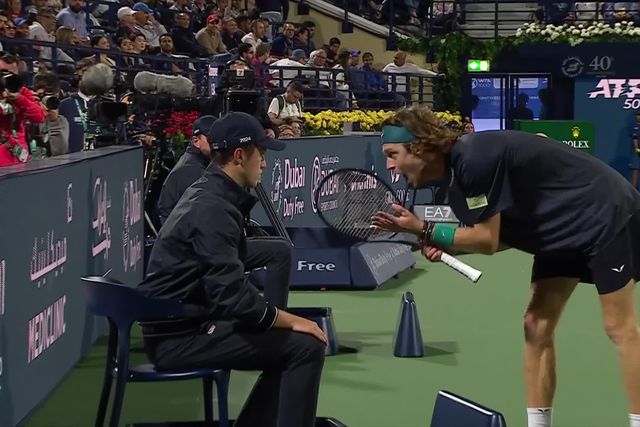 VÍDEO: Rublev desqualificado no Dubai por protestar com juiz de linha