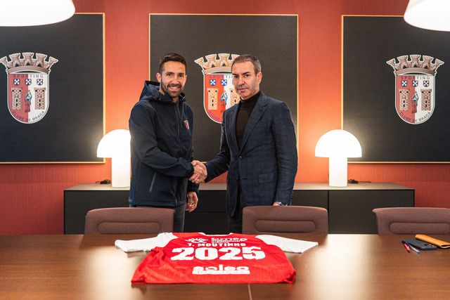 Oficial: João Moutinho renova até 2025 com o SC Braga