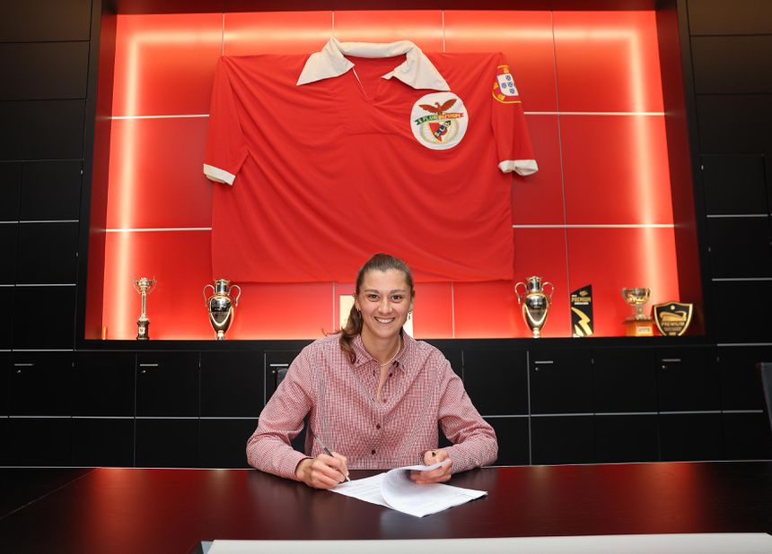 Lena Pauels assina contrato com o Benfica