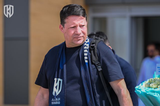 Paulo Sérgio vence no último minuto... e lesiona-se a festejar