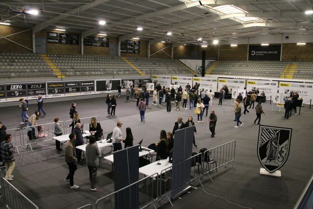Luís Cirilo Carvalho e António Miguel Cardoso são os candidatos à presidência do Vitória de Guimarães, cujas eleições decorrer durante o dia deste sábado