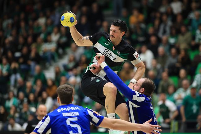 Sporting com sabor amargo e doce no clássico