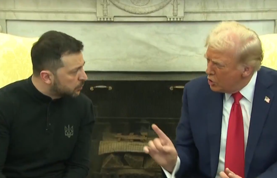 Zelenski e Trump lado a lado na Casa Branca