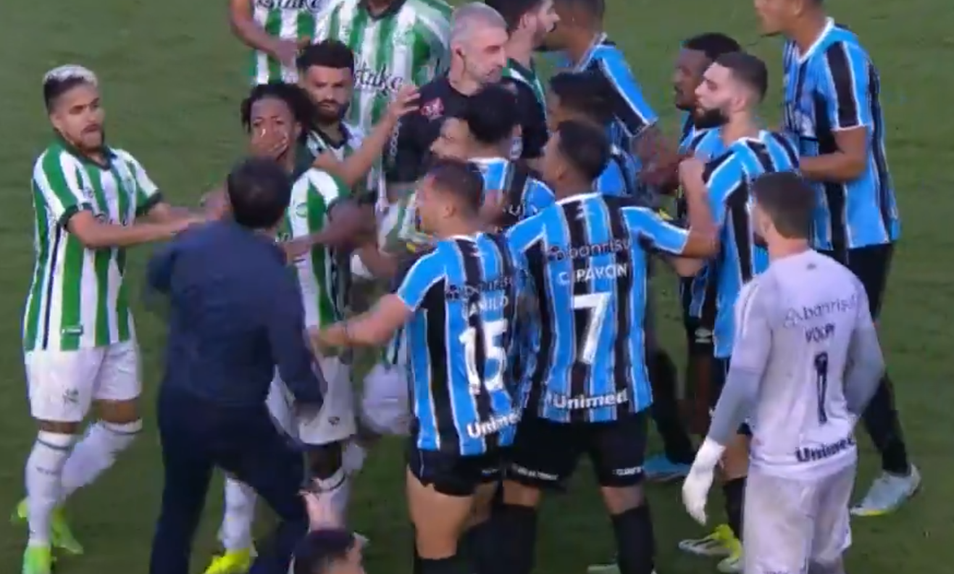 Confusão no jogo entre Grêmio e Juventude
