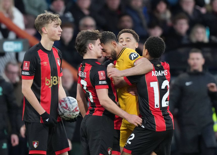 Kerkez e Matheus Cunha desentenderam-se