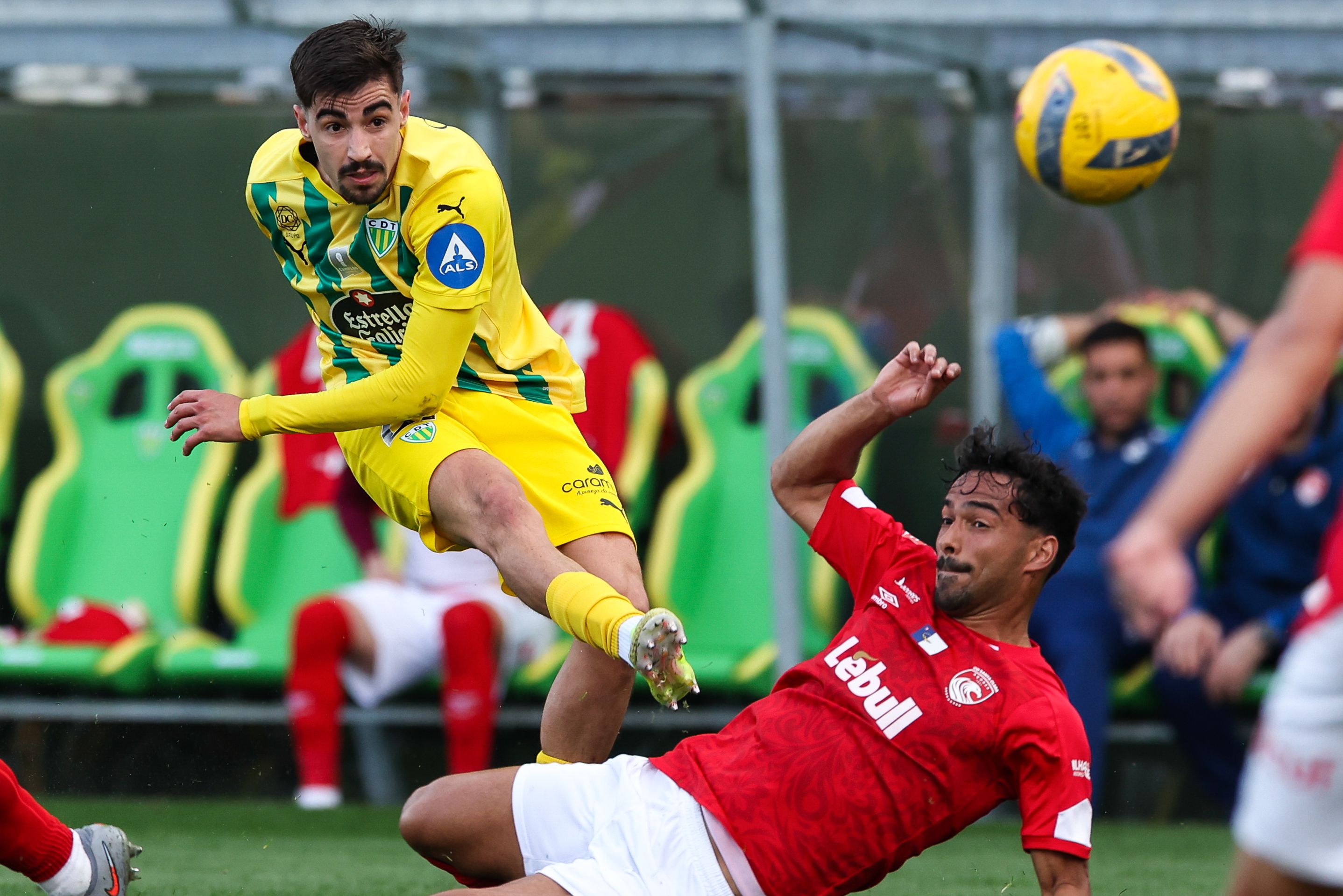 Rodrigo Conceição apontou um grande golo ao Santa Clara. -Foto: PAULO NOVAIS/LUSA