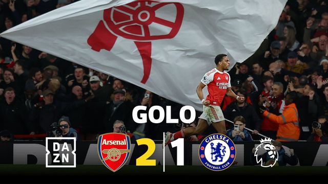 Timber volta a provar que cantos para o Arsenal... são penáltis