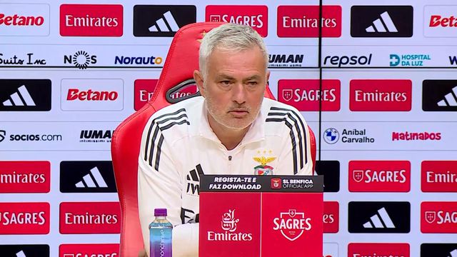 «Vi o jogo no autocarro com 4 monitores, as modernices vão empurrar o treinador para aquela posição»