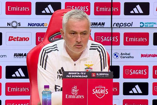 «Vi o jogo no autocarro com 4 monitores, as modernices vão empurrar o treinador para aquela posição»