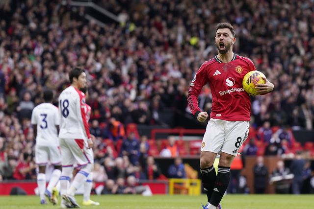 Bruno Fernandes marca e assiste e o Man. United derrota o Crystal Palace