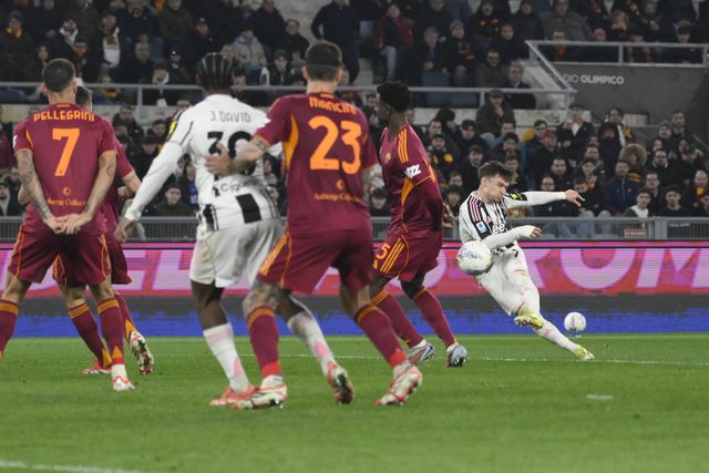 Francisco Conceição fez o 1-1 da Juventus em casa da Roma - Foto: IMAGO