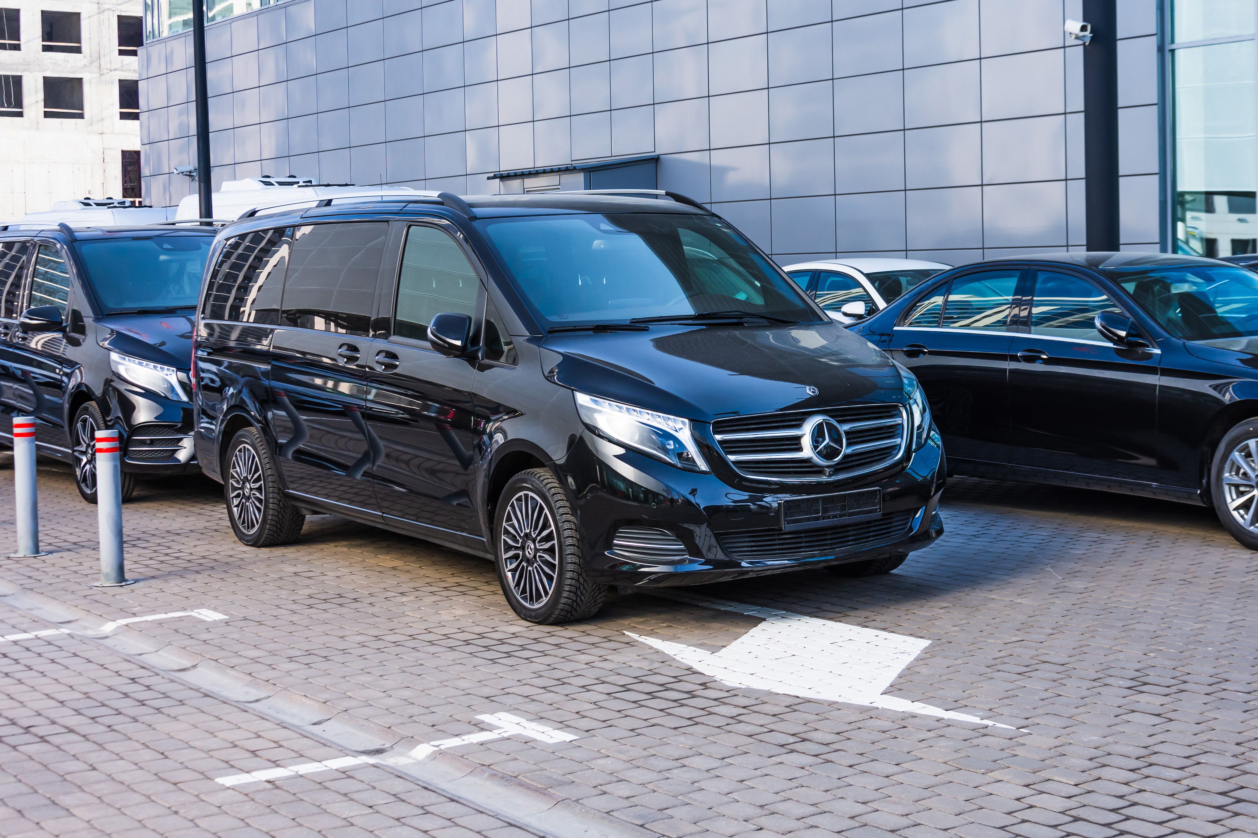 Van Mercedes v-class-entre €70 000 – €90 000+ novo.