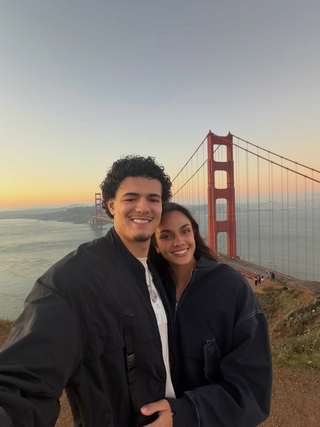 Gui Santos e Júlia Lawrens