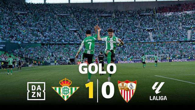 Antony põe o dérbi de Sevilha a pedalar com golo acrobático