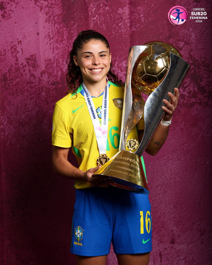 Clarinha ao serviço do Brasil - Foto: Conmebol