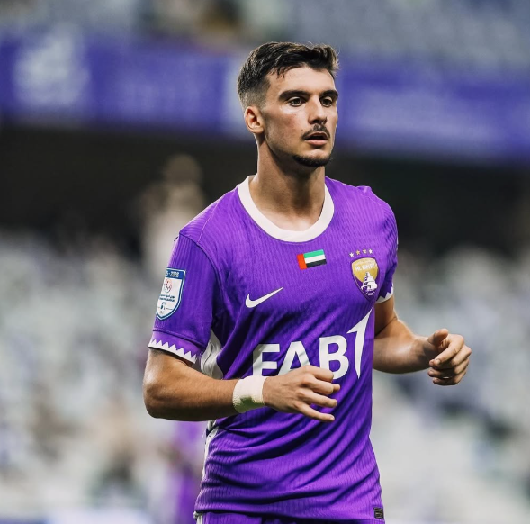 Rafael Rodrigues (Al Ain): dois golos em 23 jogos para o lateral esquerdo luso, até ao momento, na primeira experiência fora de Portugal - Foto: @rafarodrigues_65/instagram