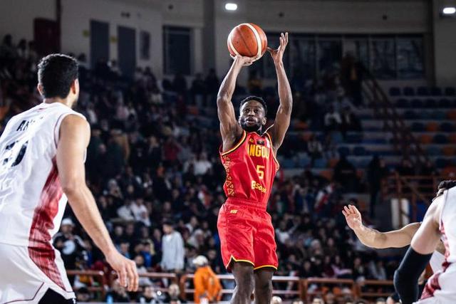 Dundão carrega seleção angolana de basquetebol para vitória diante do Egito