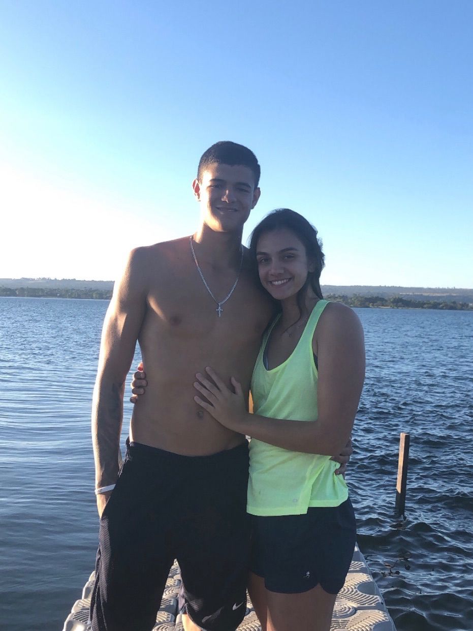 Gui Santos e Júlia Lawrens