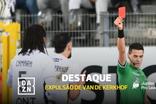 Podia ter partido a perna ao rival.... mas ficou espantado com o vermelho