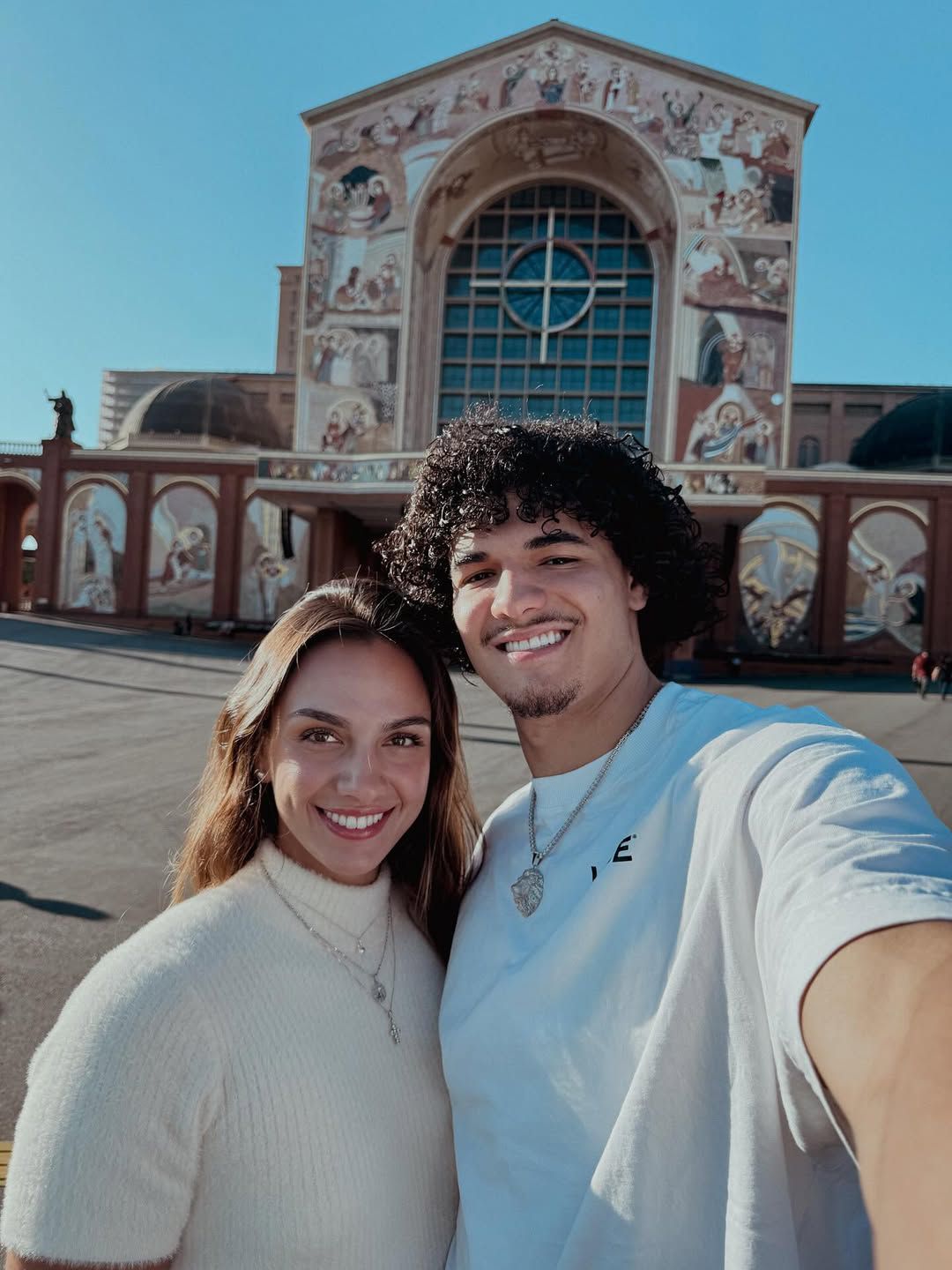 Gui Santos e Júlia Lawrens