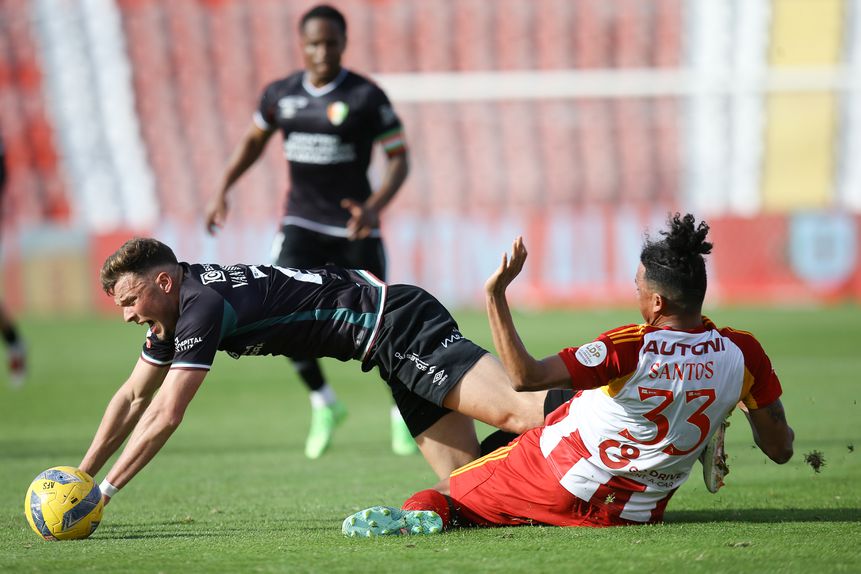 Ponta de lança neerlandês será reavaliado pelo departamento médio dos tricolores - Foto: Manuel Fernando Araújo/LUSA