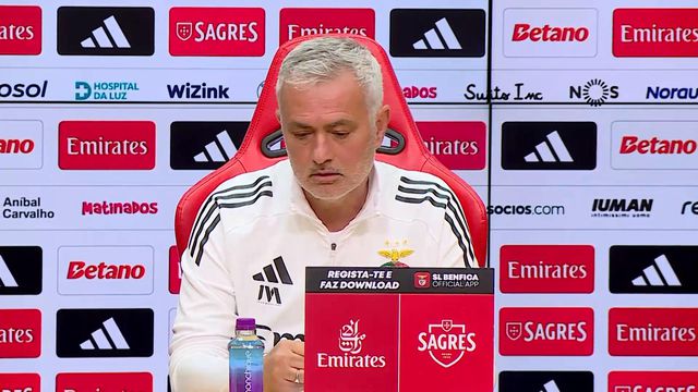 «Acha que eu sou estúpido?»: Mourinho aborda continuidade no Benfica