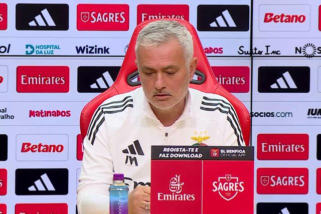 «Acha que eu sou estúpido?»: Mourinho aborda continuidade no Benfica