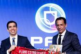 O ministro da Presidência, António Leitão Amaro, e o presidente da FPF, Pedro Proença — Foto: FPF