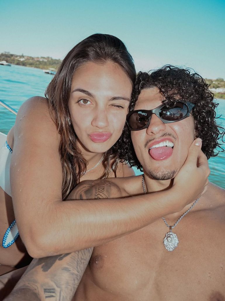 Gui Santos e Júlia Lawrens