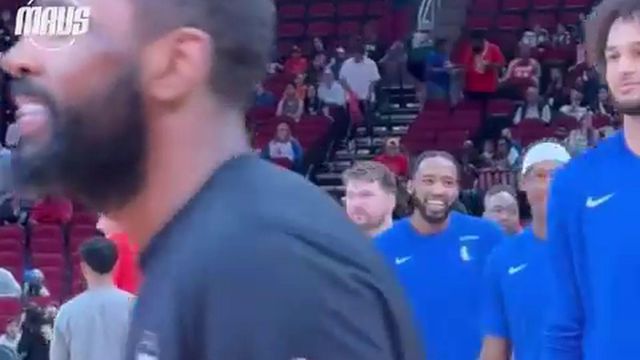 Doncic fez agora isto no aquecimento...