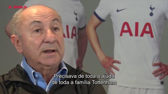 Ardiles «encantado» com Ange Postecoglou no Tottenham