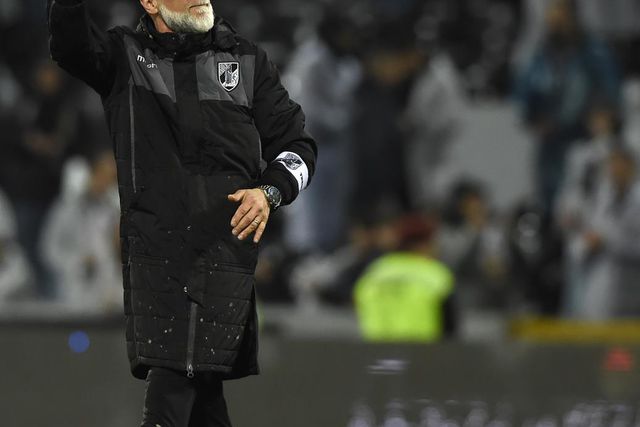 V. Guimarães: órgãos sociais reagem à queixa-crime de Álvaro Pacheco