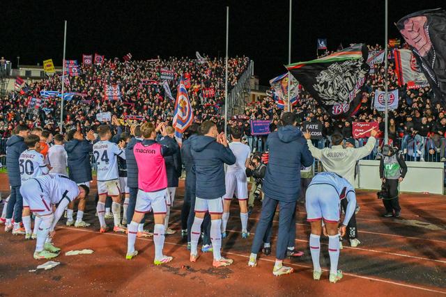 Bolonha com pé e meio na final da Taça de Itália