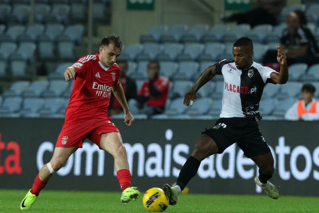Akturkoglu e Pastor do jogo da 1.ª volta entre Benfica e Farense, que os encarnados venceram, por 2-1, no Estádio Algarve