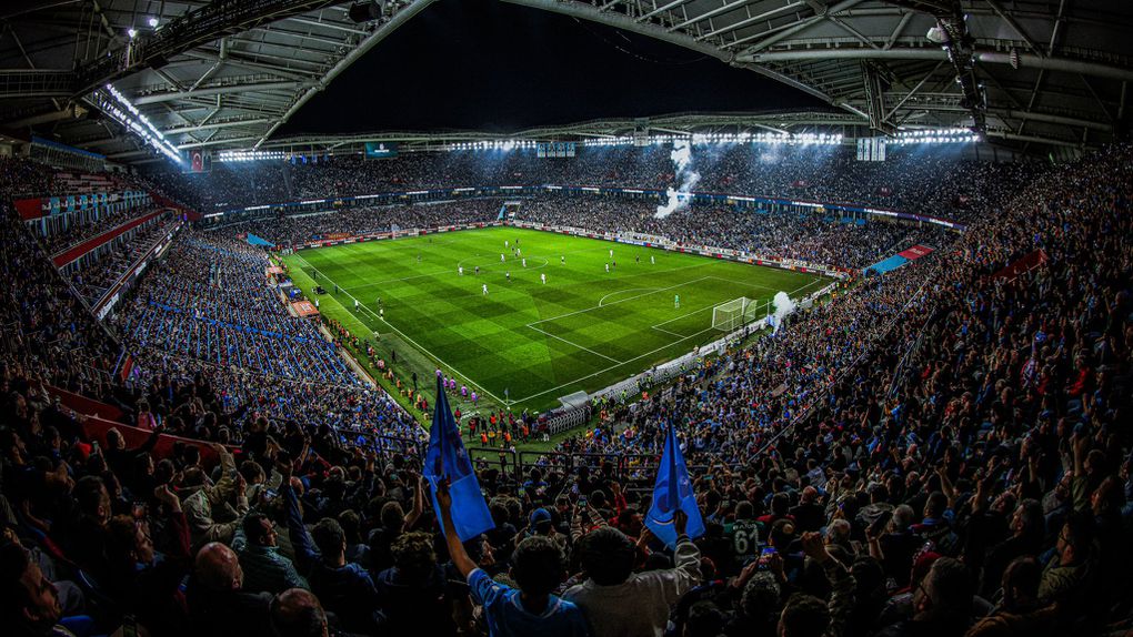 Trabzonspor contou com um grande apoio nas bancadas