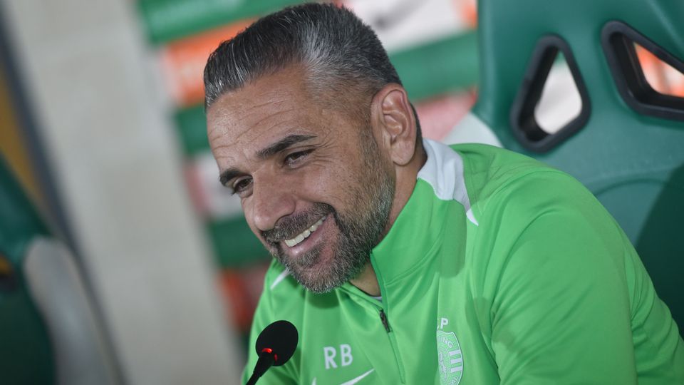 Rui Borges sorridente em conferência de Imprensa
