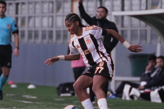 Lara Pintalssilgo, 22 anos, avançada do Besiktas, sente-se muito bem em Istambul