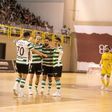 Sporting goleia no Fundão e mantém pressão no Benfica