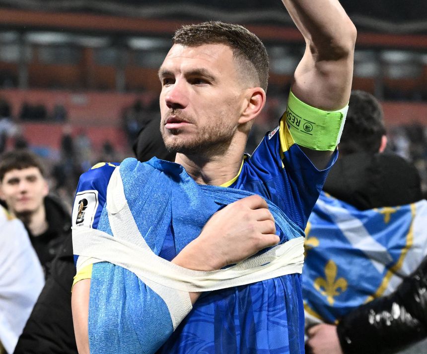 Dzeko lesionou-se num ombro frente à Itália - Foto: IMAGO